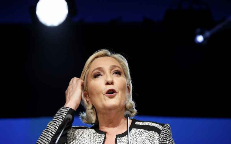  France’s Marine Le Pen Rallies Supporters on Deporting All Dual Nationals Who Follow Radical Islam
