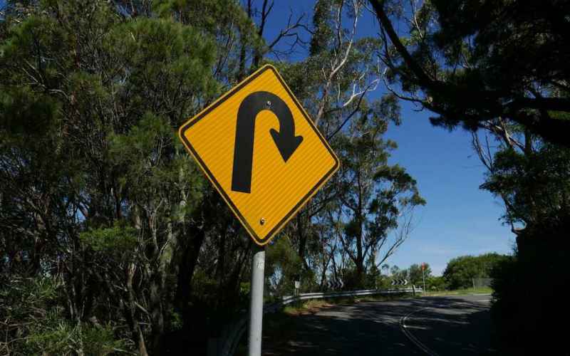  LA City Council Removes U-Turn Traffic Signs Because They Say