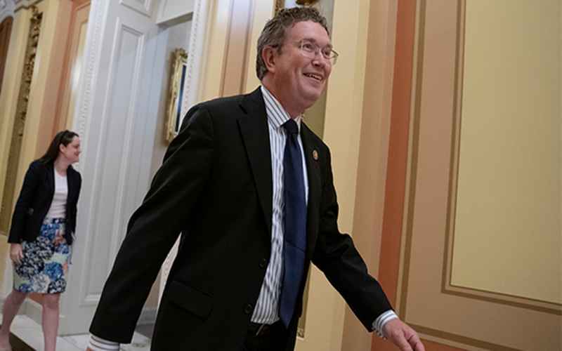  ‘My Beautiful and Wise Queen Forever’: Rep. Thomas Massie Announces Tragic Death of His Wife, Rhonda