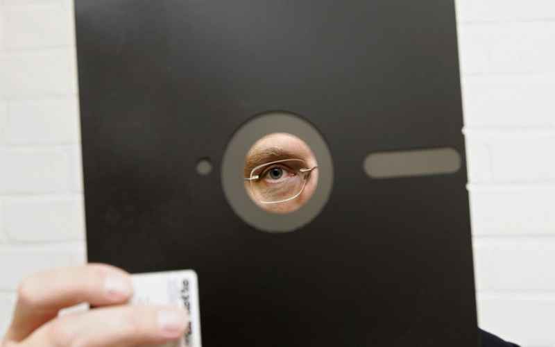  Japan Declares Victory in War – Against Floppy Disks