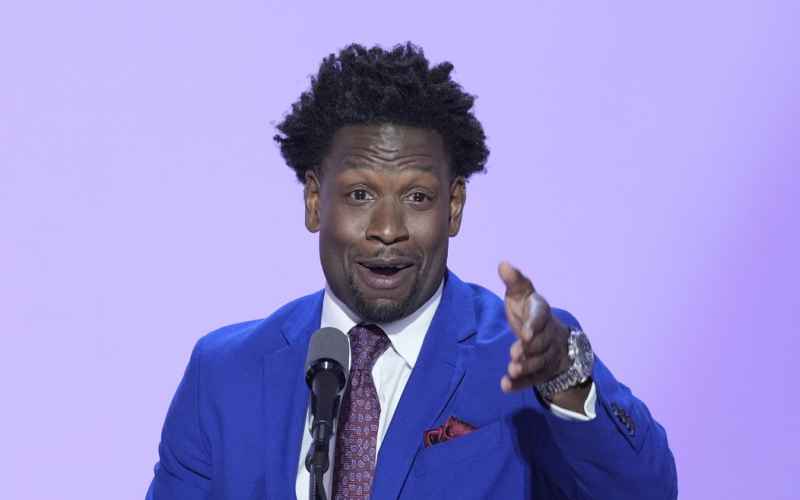  Detroit Pastor Lorenzo Sewell Preaches on the ‘Miracle by a Millimeter’ at Night 4 of the RNC