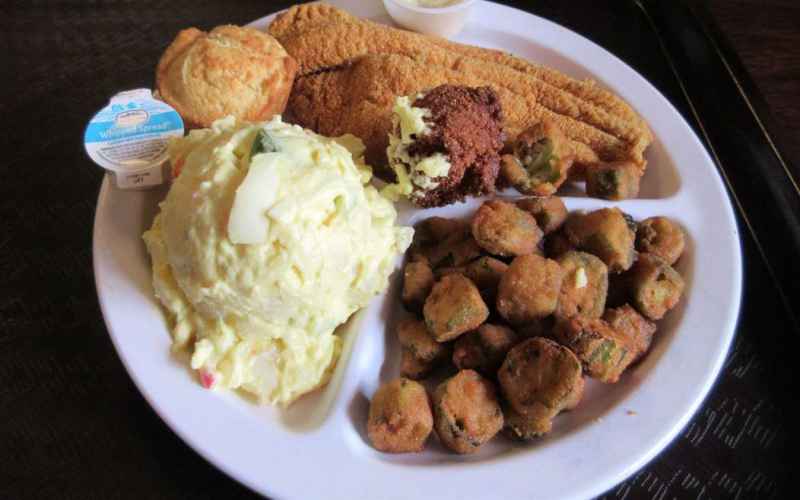  Auburn University Fisheries Facility Helps Farmers Plagued by Oversized Fish