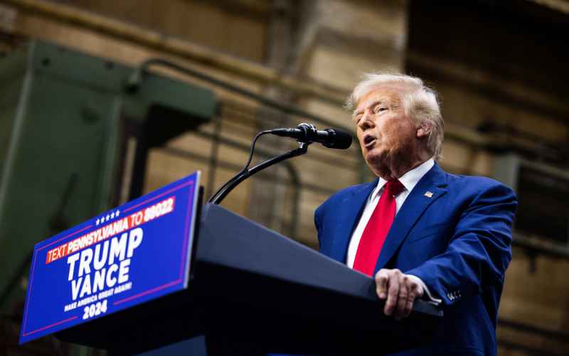  Arizona Police Hunt, Detain Suspect in Alleged Plot to Kill Trump