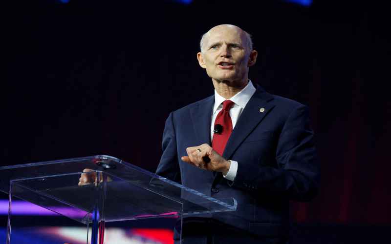 Sen. Scott Presses Intel CEO on Chips Award After Job Cut Plan