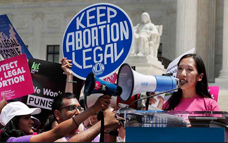  Huge Trump Reportedly Planning to Freeze the Planned Parenthood