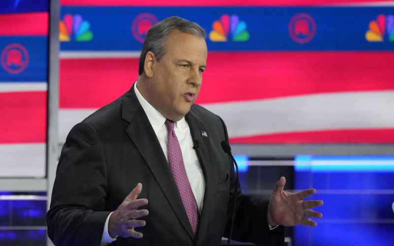  Christie Offers Tepid Defense of Trump’s Tough Talk About Judges to Jon Karl