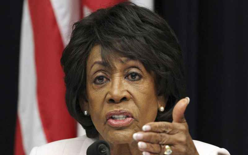  Maxine Waters Goes Off the Rails Again, Suggests President Trump Deport First Lady