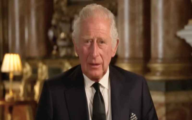  King Charles Hospitalized to Receive Cancer Treatment