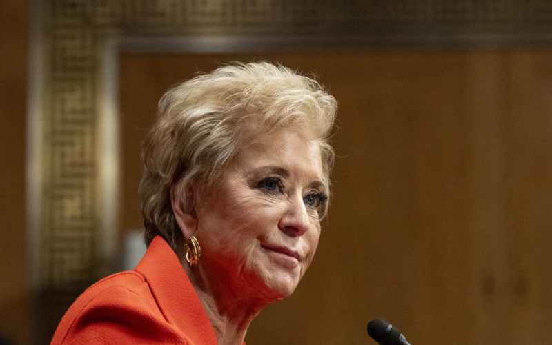  New Linda McMahon Plants Stone Cold Stunner