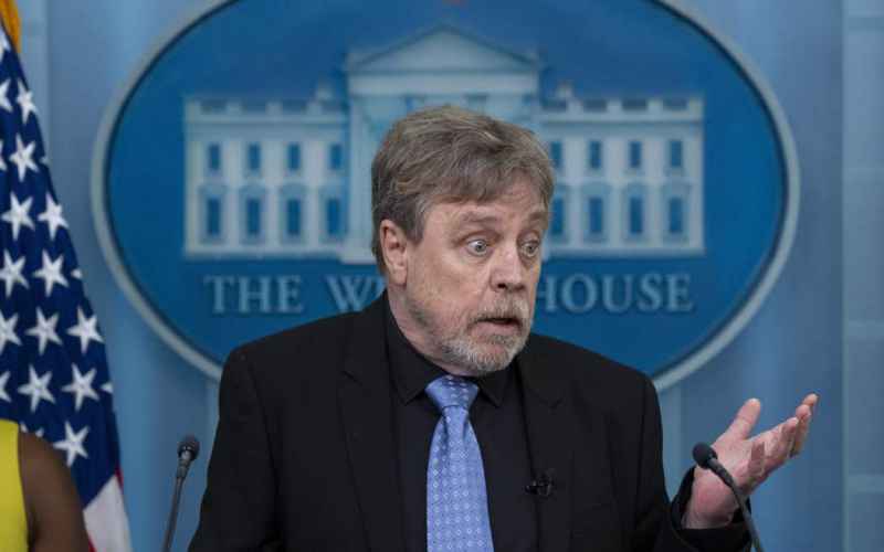  Mark Hamill Is Being Roasted Alive on Bluesky for Promoting Christian Movie King of Kings