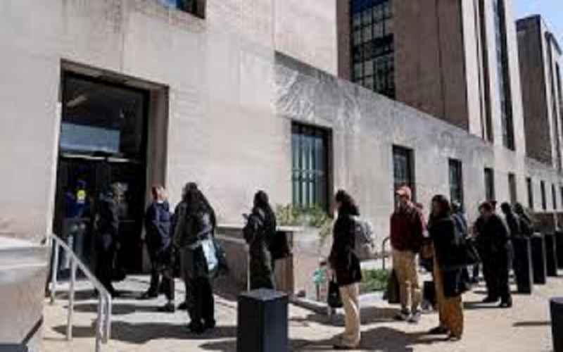  HHS to Brief House Panel After Widespread Layoffs