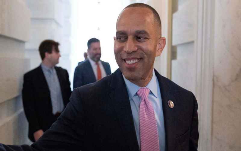  Whoa Former Pelosi Aide Torches Hakeem Jeffries’ Leadership